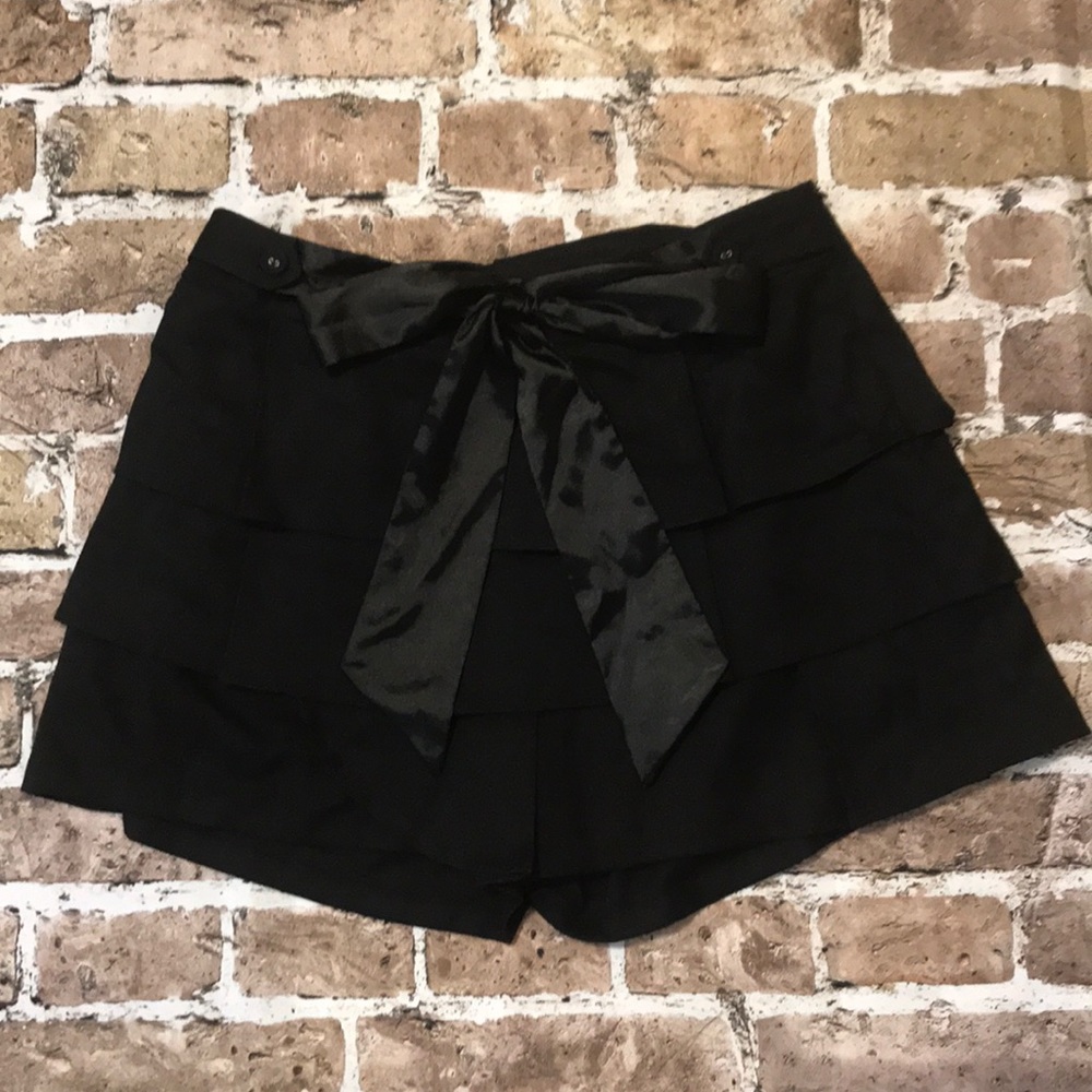 💥3/$15💥 Ryu Black Mini Skirt w/ Built in Shorts - Picture 3 of 13